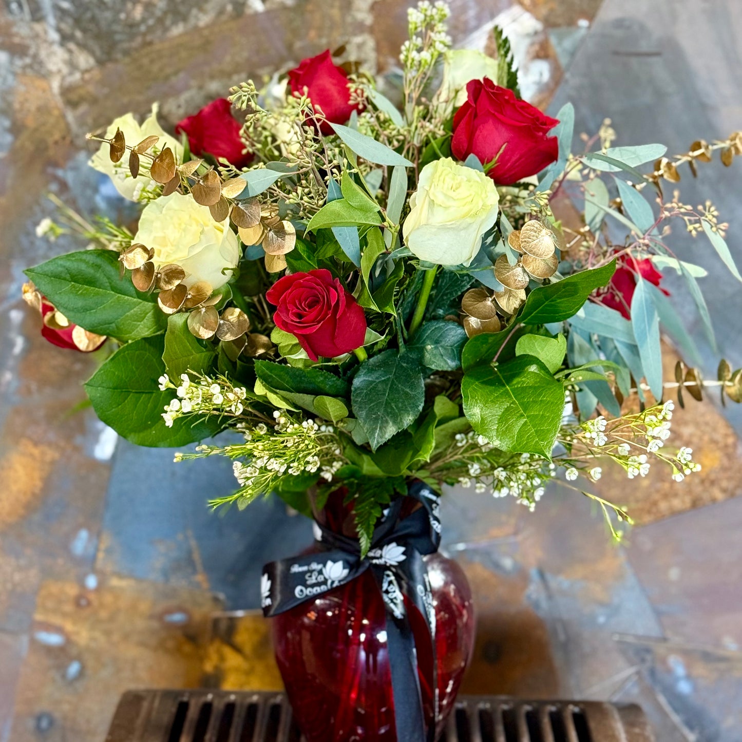 12 White and Red Rose In Vase